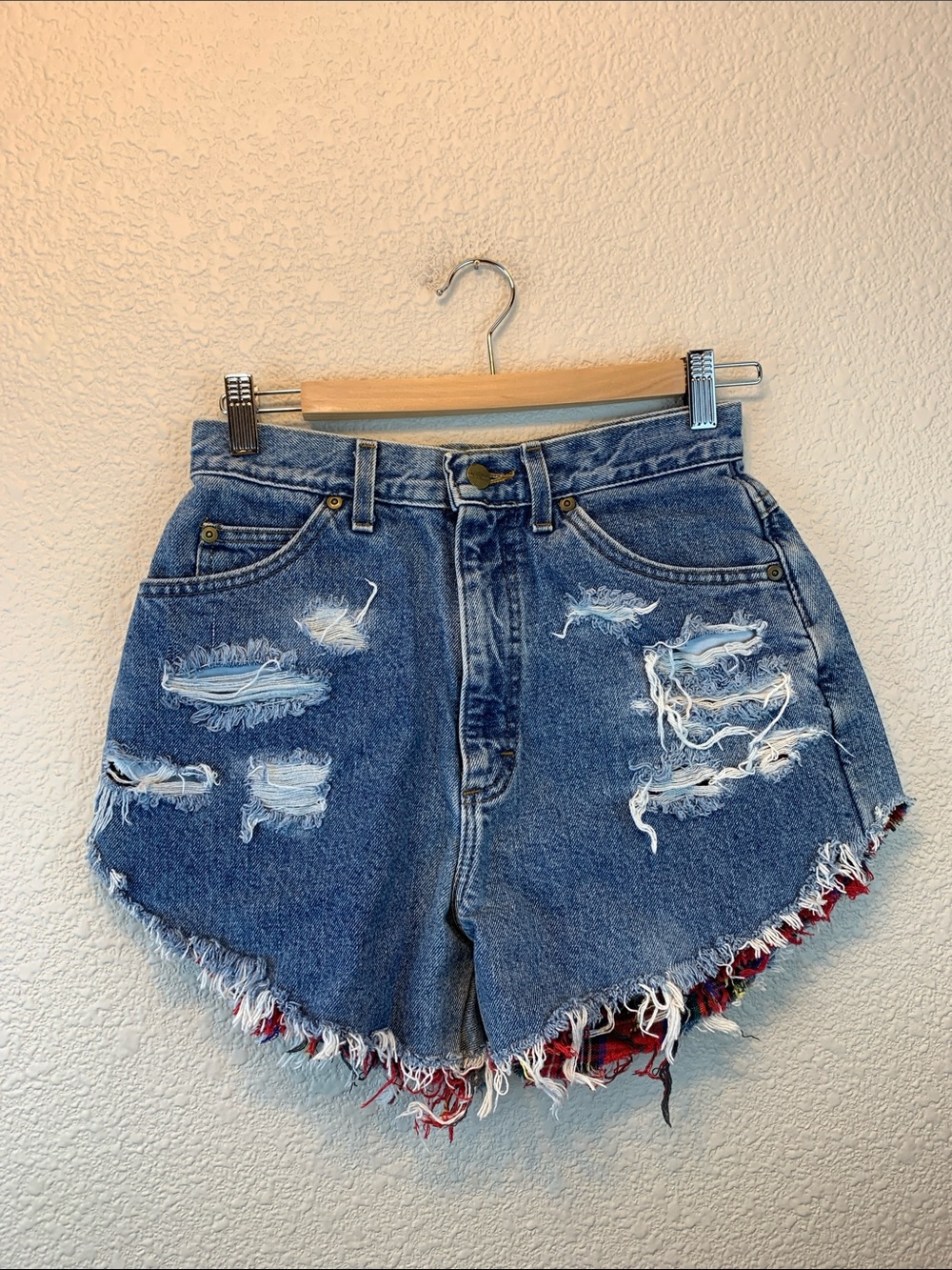 L L Bean vintage short sz 25 distressed insulated medium wash high waisted